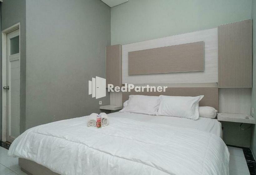 Номер Deluxe, Yayah Rooms Bogor Syariah Mitra Reddoorz