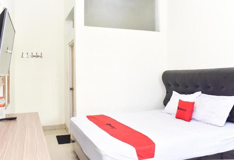 Номер Deluxe, Reddoorz Near Alun Alun Wonosobo