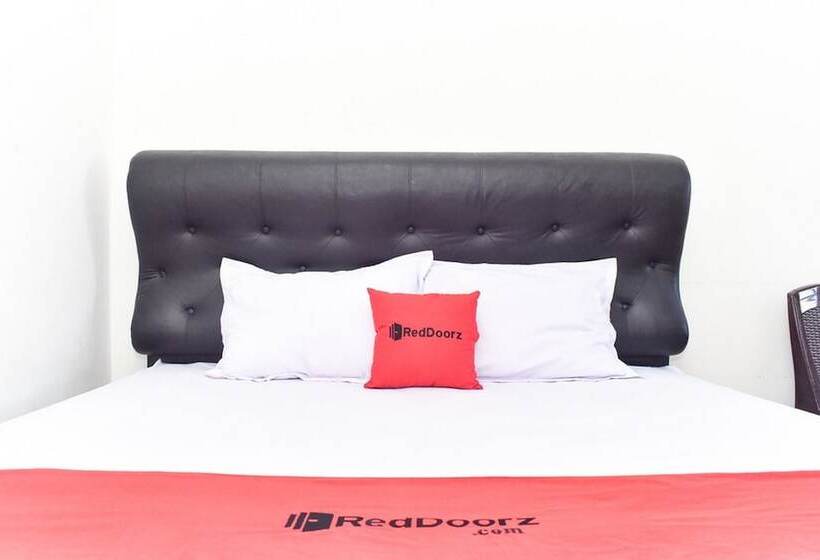 Номер Deluxe, Reddoorz Near Alun Alun Wonosobo