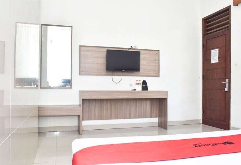 Номер Deluxe, Reddoorz Near Alun Alun Wonosobo
