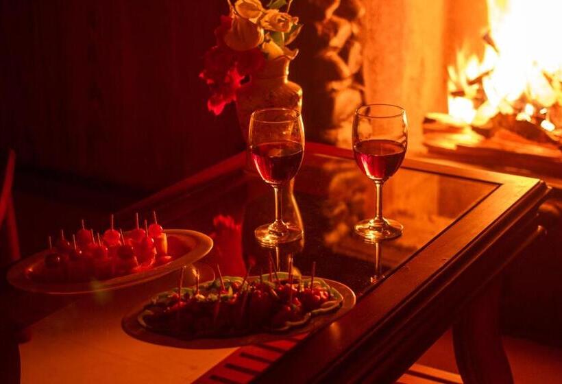 חדר דלוקס לשלושה, Misty Woods Resort