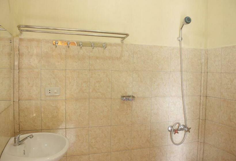 标准间, Gokhon Guest House