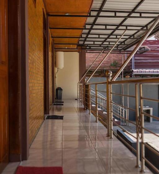 Номер Стандарт Вид на Озеро, Gokhon Guest House