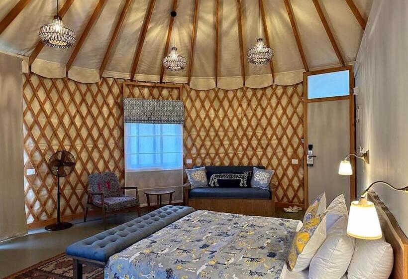 كوخ قياسي, Machaan Wilderness Lodge Nagarahole