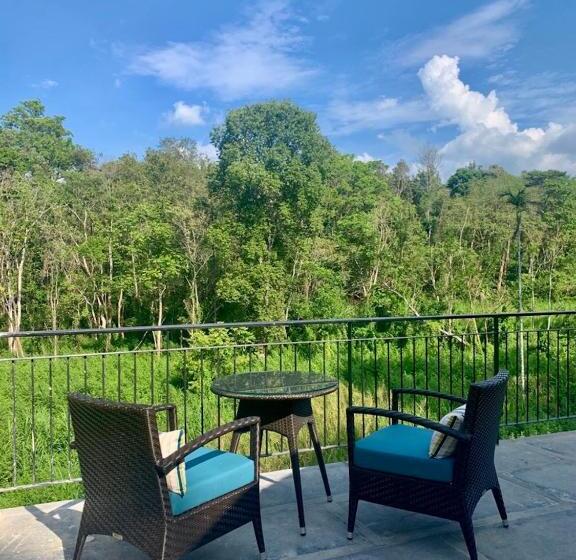 كوخ قياسي, Machaan Wilderness Lodge Nagarahole