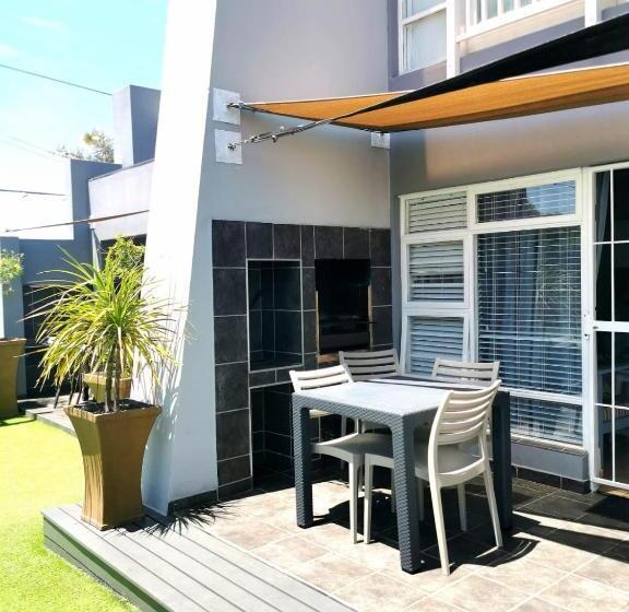 Apartamento 1 Dormitório, Suidersee Block 2, Hartenbos