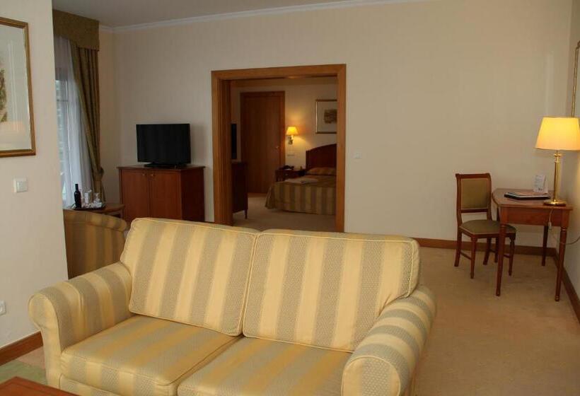 جناح, Quinta Do Monte