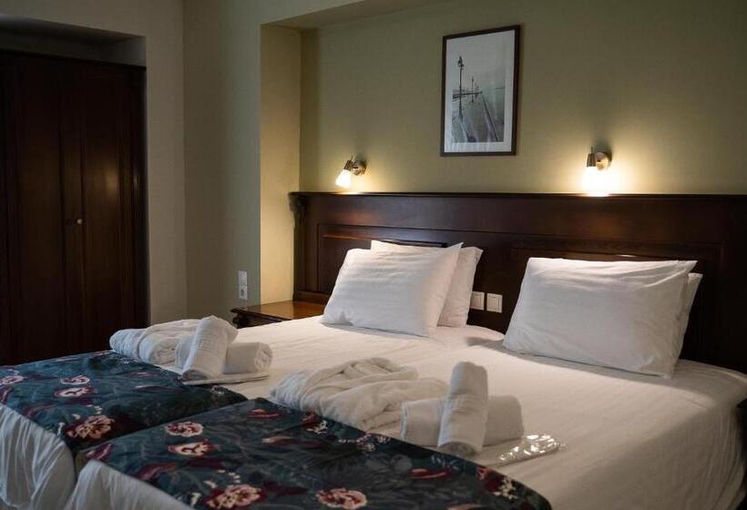 חדר סטנדרט, Antoniadis