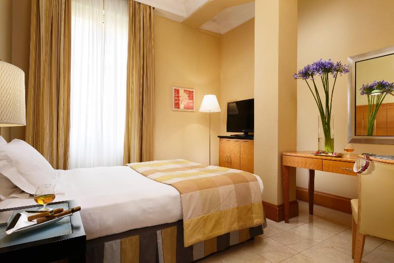 Camera Classica, Capo D´africa – Colosseo