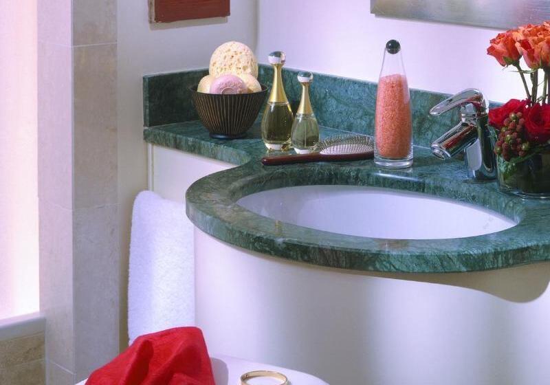 Camera Deluxe, Capo D´africa – Colosseo