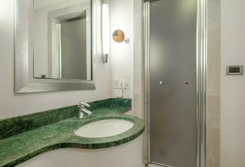 Camera Premium, Capo D´africa – Colosseo