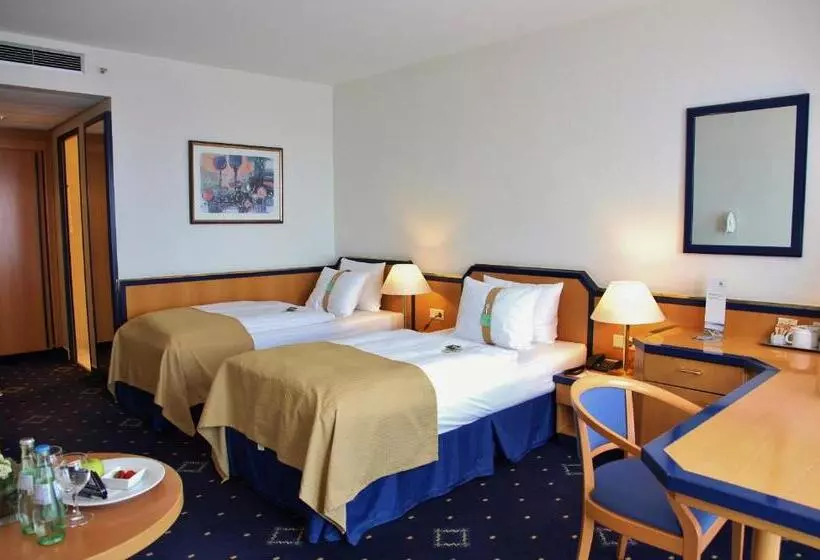 Standard Kolmen Hengen Huone, Hi Hotel International Hamburg