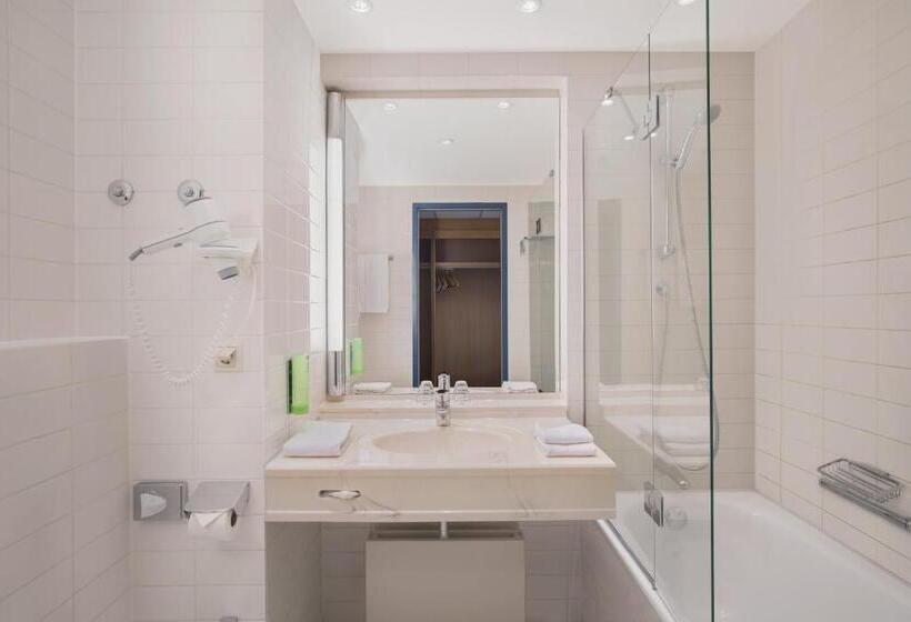 带特大床的标准间, Hi Hotel International Hamburg