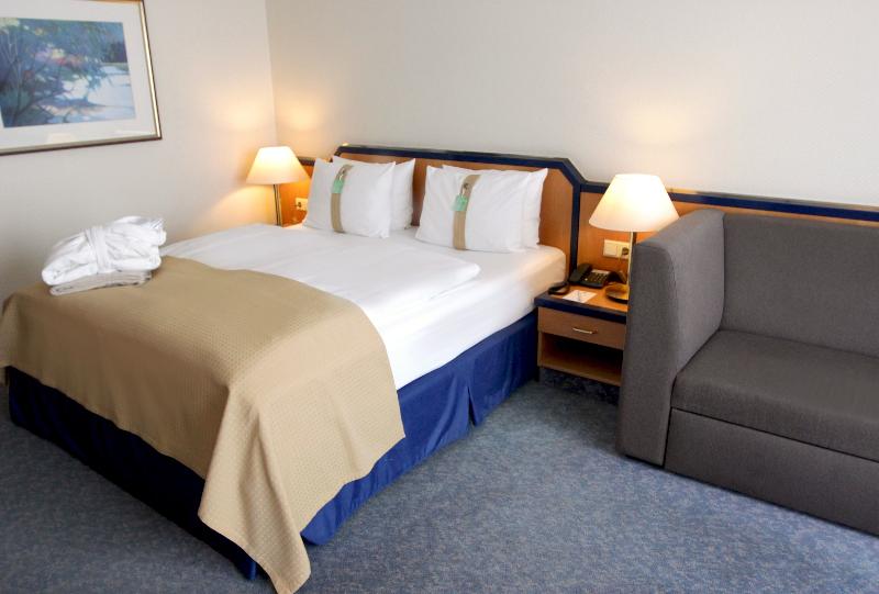 带特大床的标准间, Hi Hotel International Hamburg