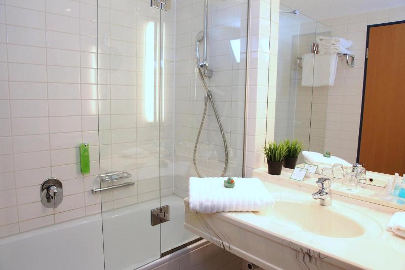 带观景的标准间, Hi Hotel International Hamburg