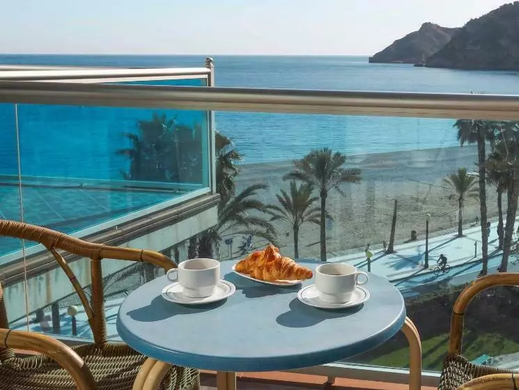 اتاق اساندارد با چشم‌انداز جانبی به دریا, Kaktus Hotel Kaktus Albir