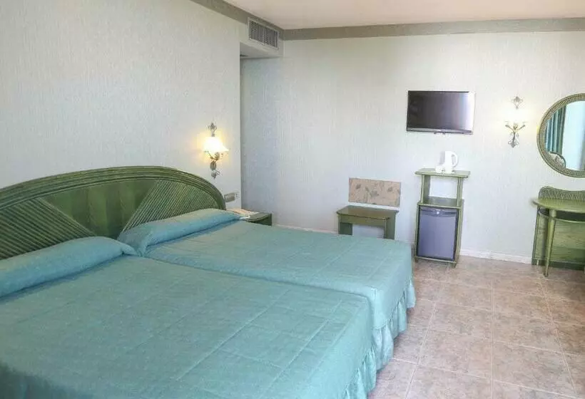 اتاق اساندارد با چشم‌انداز جانبی به دریا, Kaktus Hotel Kaktus Albir