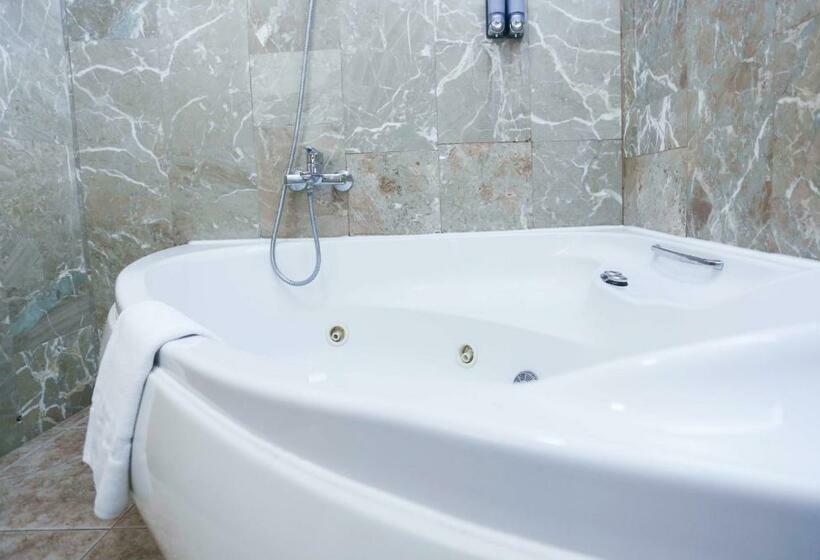 سوییت جونیور با چشم‌انداز دریا, Kaktus Hotel Kaktus Albir