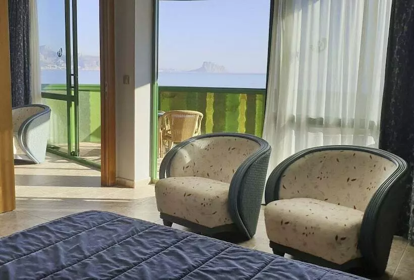 سوییت جونیور با چشم‌انداز دریا, Kaktus Hotel Kaktus Albir