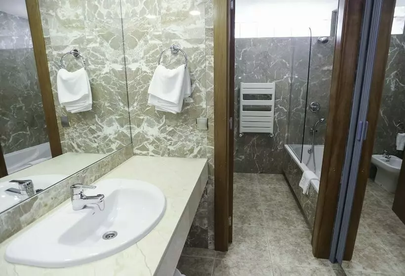 سوییت جونیور با چشم‌انداز دریا, Kaktus Hotel Kaktus Albir