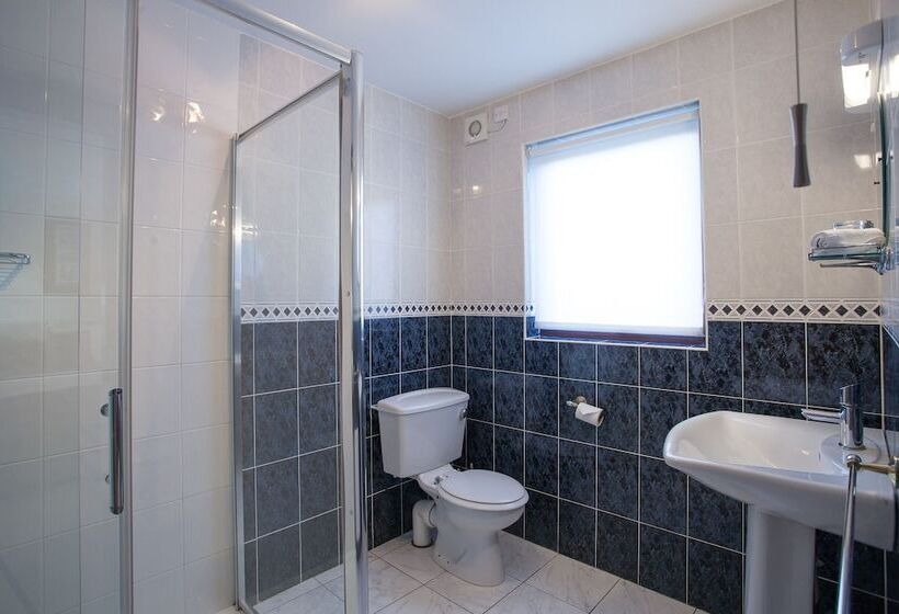 Camera Standard, Keef Halla Country House