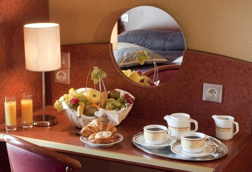 سوییت, La Solitude