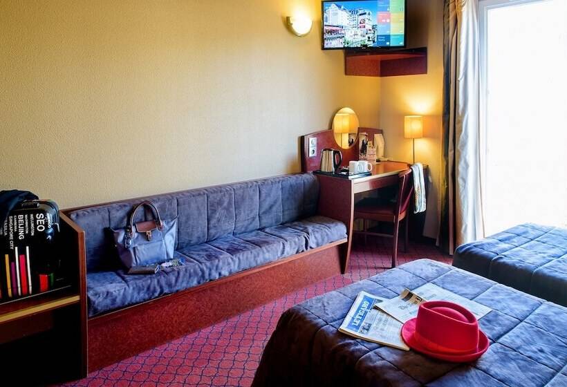 اتاق خانوادگی, La Solitude