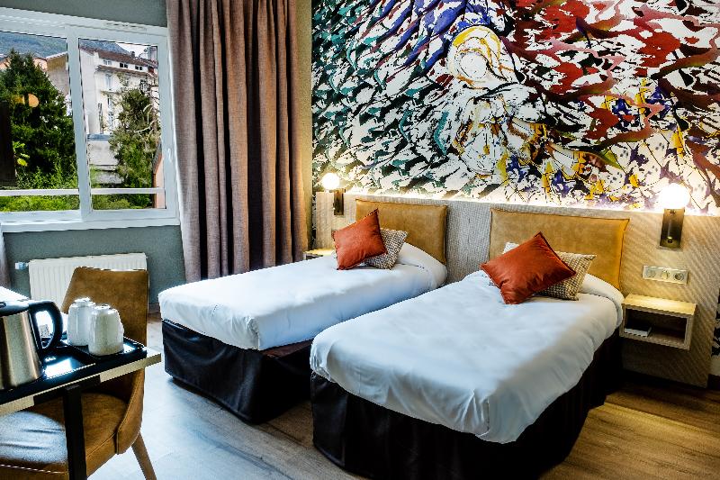 اتاق استاندارد, La Solitude