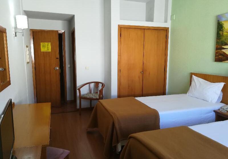 اتاق استاندارد با تخت بزرگ, Ramada Encore By Wyndham Geneva