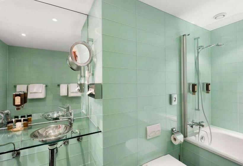 سوئیت با تخت بزرگ, Ramada Encore By Wyndham Geneva