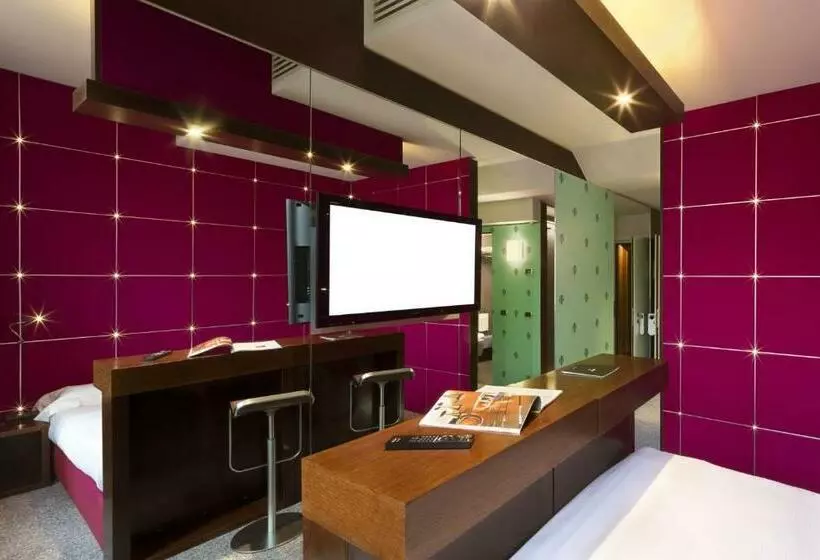 Classic-huone, Unahotels Vittoria Firenze