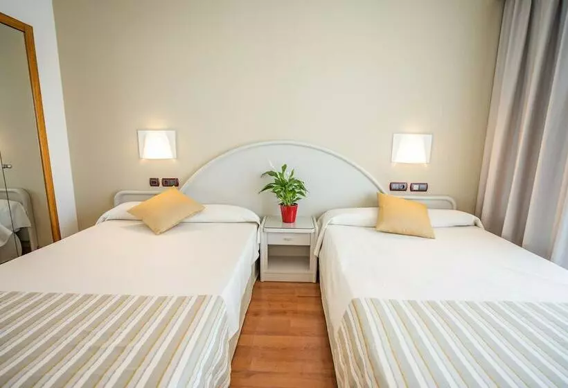 اتاق خانوادگی, Gran Hotel Costa del Sol