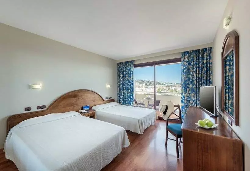 اتاق خانوادگی, Gran Hotel Costa del Sol