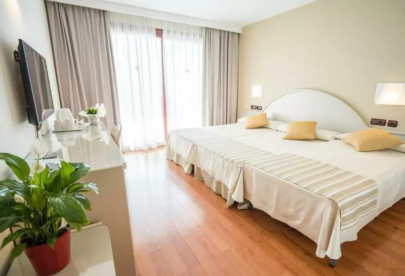 اتاق پریمیوم سه تخته, Gran Hotel Costa del Sol