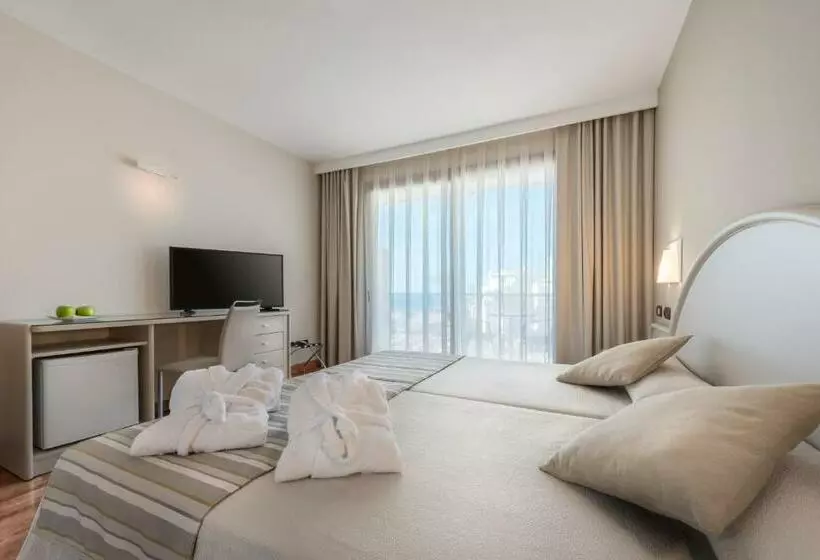 اتاق پریمیوم سه تخته, Gran Hotel Costa del Sol