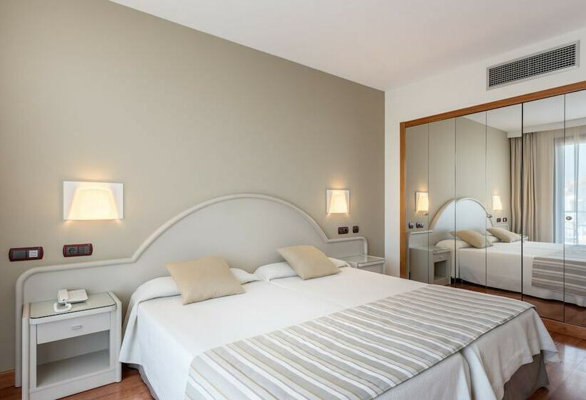 Трехместный Номер Премиум, Gran Hotel Costa del Sol