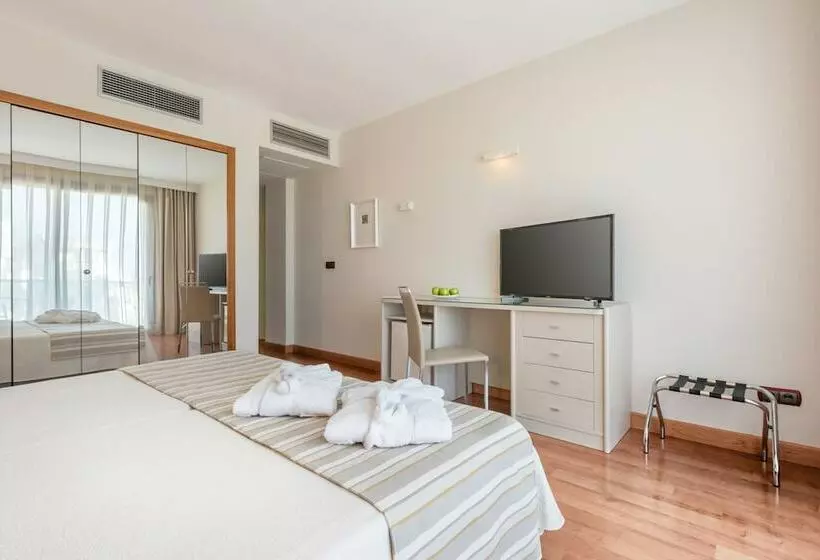 اتاق پریمیوم سه تخته, Gran Hotel Costa del Sol