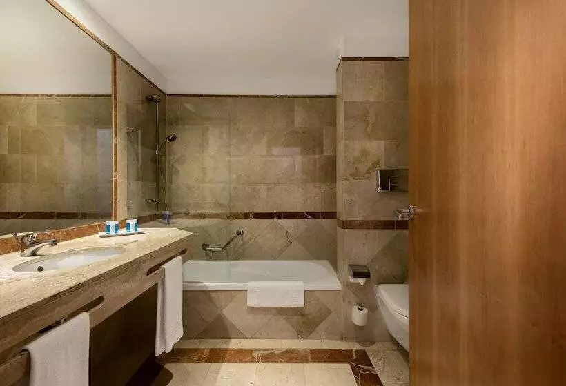 اتاق پریمیوم سه تخته, Gran Hotel Costa del Sol