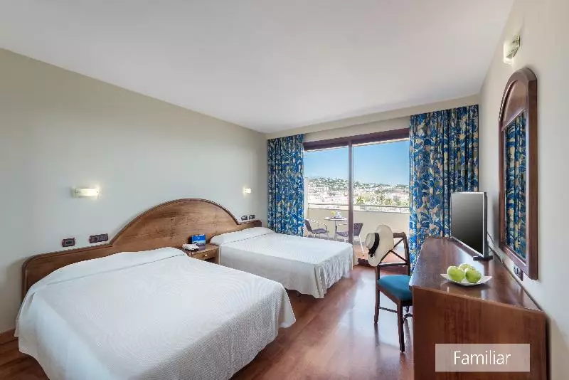 اتاق خانوادگی, Gran Hotel Costa del Sol