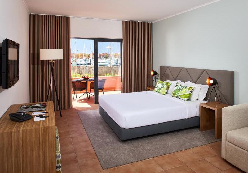 스탠다드 스튜디오, NH Marina Portimao Resort