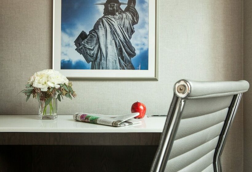 高级客房, Park Central