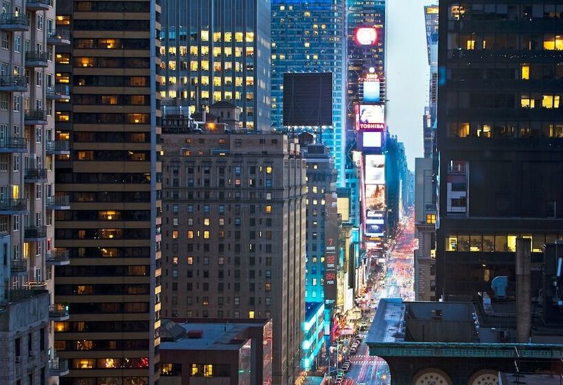 高级客房, Park Central