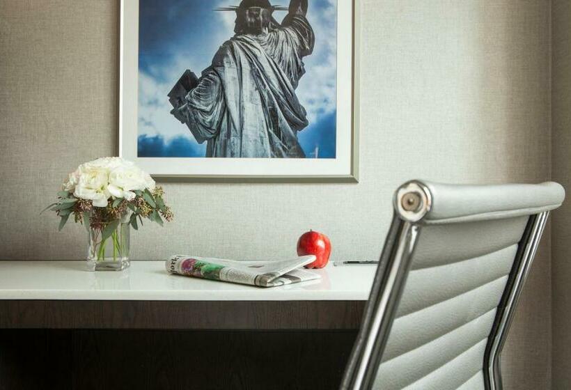 带大床的经典房间, Park Central