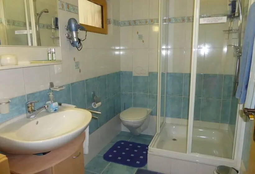 コンフォートルーム, B&b Les Acacias