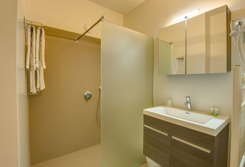 شقة عائلية, Arass Hôtel & Business Flats