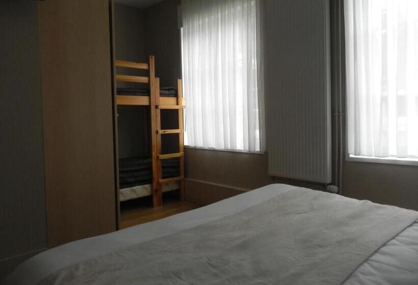 スタンダード４人部屋, Hôtel   Restaurant Au Tonnelier