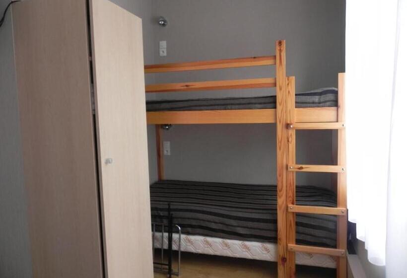 スタンダード４人部屋, Hôtel   Restaurant Au Tonnelier