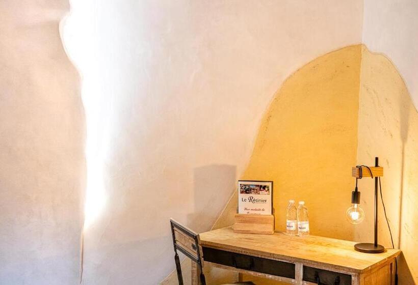 스위트, Hôtel Restaurant Le Résinier