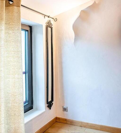 جناح, Hôtel Restaurant Le Résinier