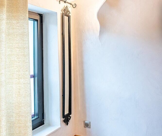 جناح, Hôtel Restaurant Le Résinier